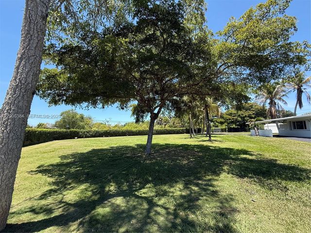 15395 SW 272nd St, Homestead, FL 33032