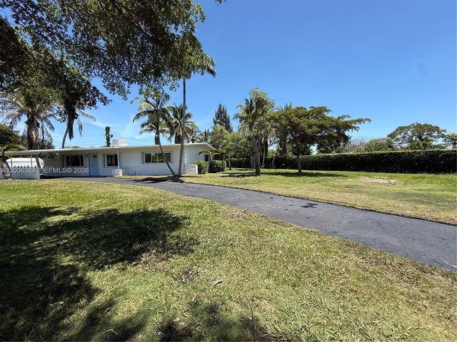 15395 SW 272nd St, Homestead, FL 33032