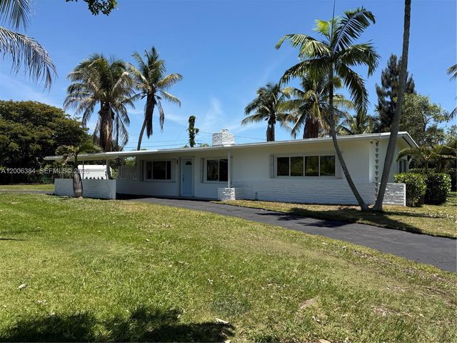 15395 SW 272nd St, Homestead, FL 33032