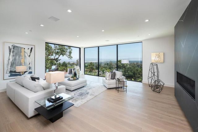 3964 Jefferson Avenue, Redwood City, CA 94062