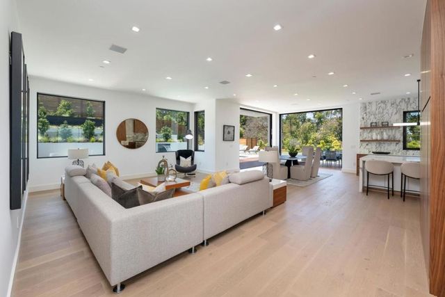 3964 Jefferson Avenue, Redwood City, CA 94062