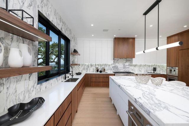 3964 Jefferson Avenue, Redwood City, CA 94062