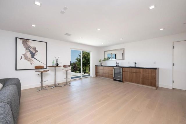 3964 Jefferson Avenue, Redwood City, CA 94062