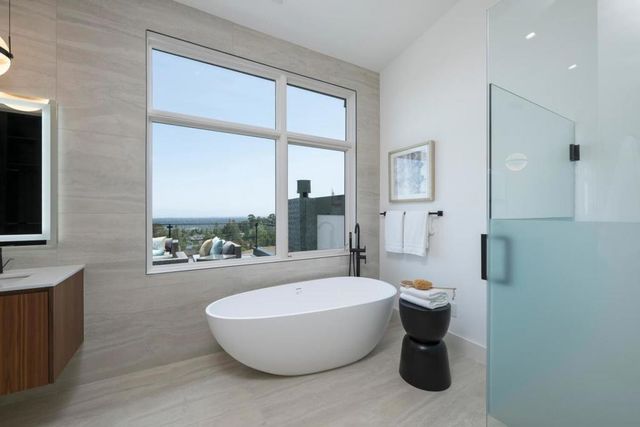 3964 Jefferson Avenue, Redwood City, CA 94062