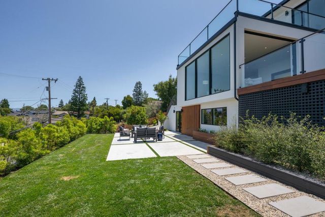 3964 Jefferson Avenue, Redwood City, CA 94062