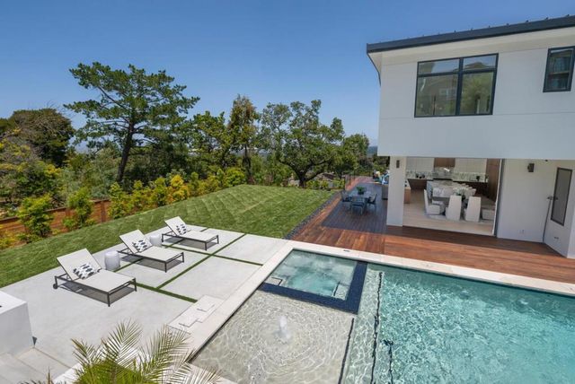 3964 Jefferson Avenue, Redwood City, CA 94062