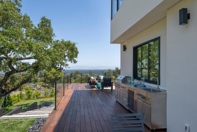 3964 Jefferson Avenue, Redwood City, CA 94062