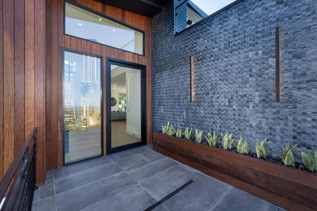 3964 Jefferson Avenue, Redwood City, CA 94062