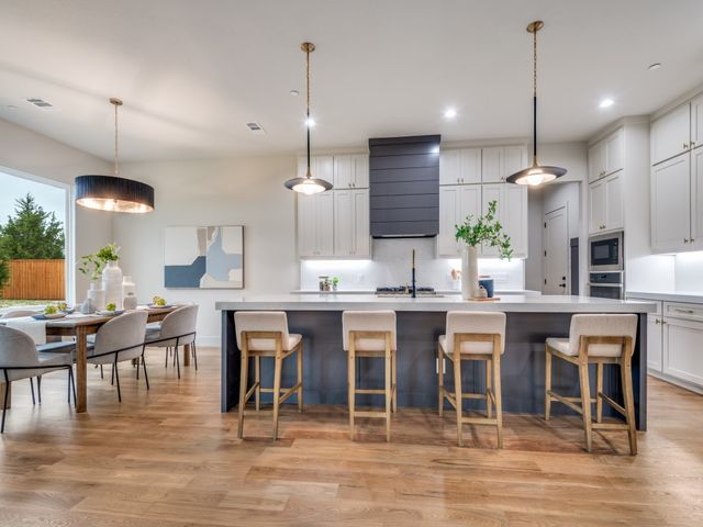 455 Whispering Way, Red Oak, TX 75154