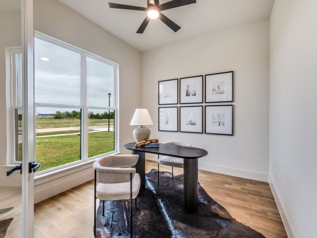 455 Whispering Way, Red Oak, TX 75154