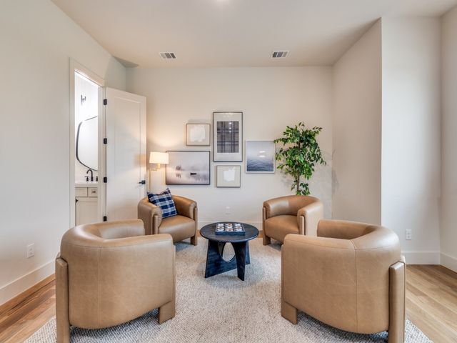 455 Whispering Way, Red Oak, TX 75154