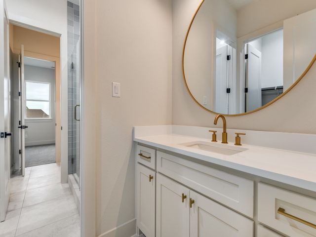 455 Whispering Way, Red Oak, TX 75154