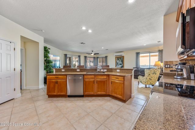 102 Salazar Lane, Sebastian, FL 32958