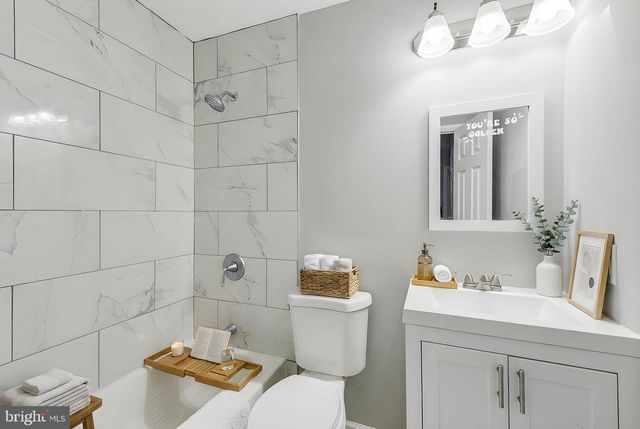 9234 WOODCREEK CT, Parkville, MD 21234