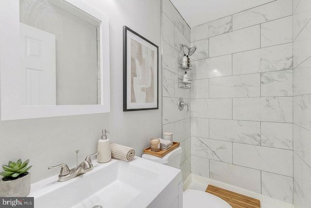 9234 WOODCREEK CT, Parkville, MD 21234