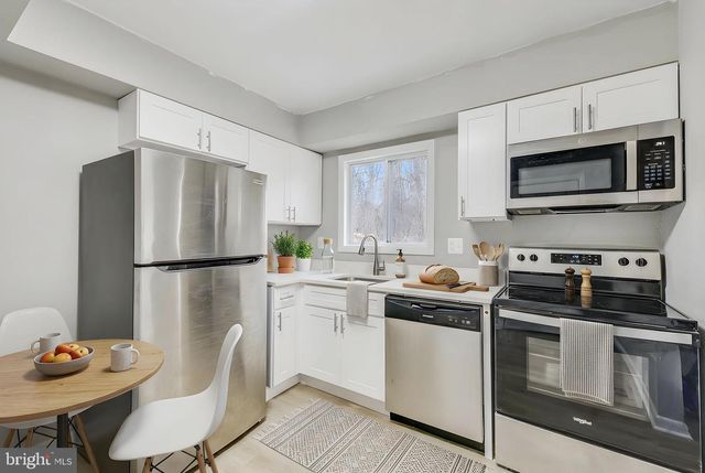 9234 WOODCREEK CT, Parkville, MD 21234