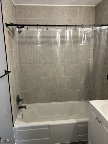 178 Mission Drive, Akron, OH 44301