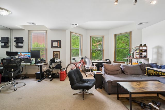 1413 W Oakdale Avenue 3F, Chicago, IL 60657