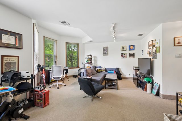1413 W Oakdale Avenue 3F, Chicago, IL 60657