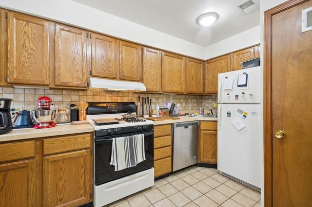 1413 W Oakdale Avenue 3F, Chicago, IL 60657