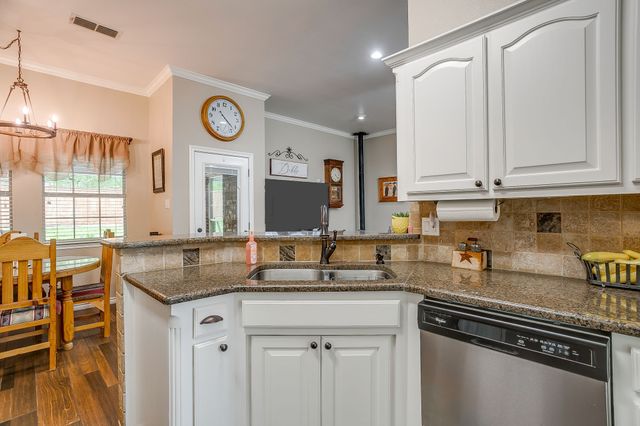 117 Countryside Court, Weatherford, TX 76087