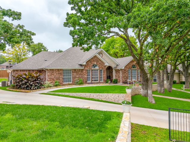 117 Countryside Court, Weatherford, TX 76087