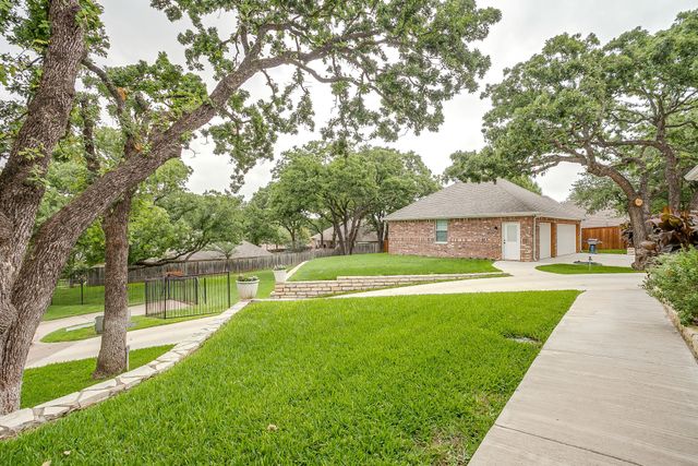 117 Countryside Court, Weatherford, TX 76087