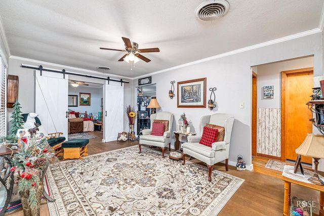 211 Murphy Avenue, Sonora, TX 76950