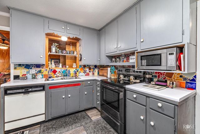 211 Murphy Avenue, Sonora, TX 76950