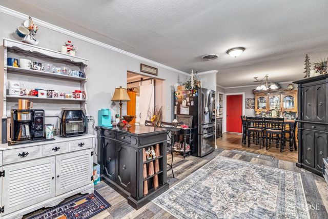 211 Murphy Avenue, Sonora, TX 76950