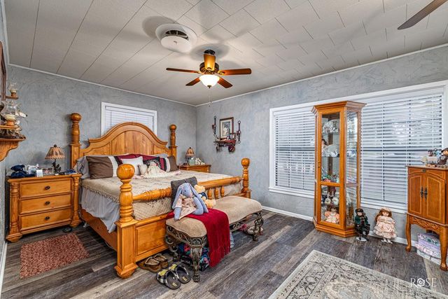 211 Murphy Avenue, Sonora, TX 76950