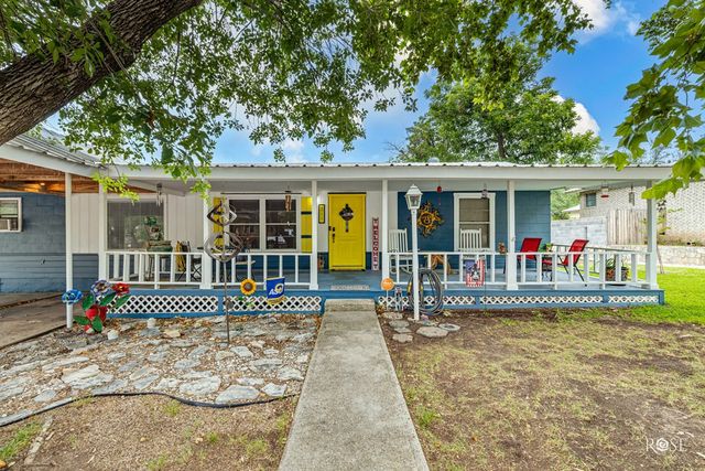 211 Murphy Avenue, Sonora, TX 76950