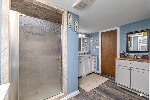 211 Murphy Avenue, Sonora, TX 76950