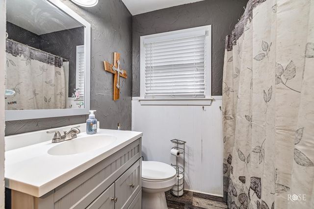 211 Murphy Avenue, Sonora, TX 76950