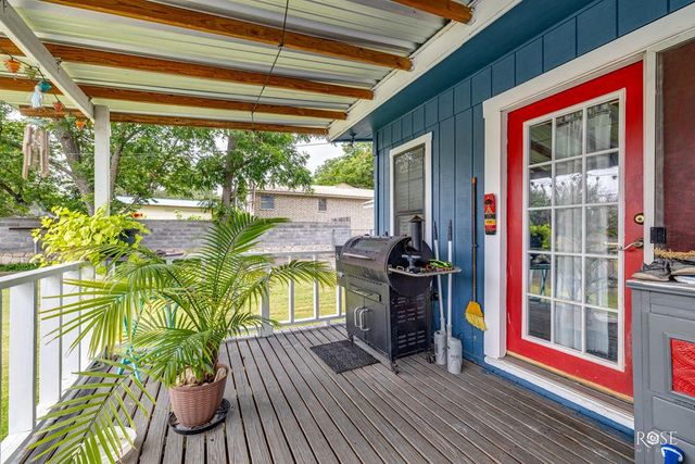 211 Murphy Avenue, Sonora, TX 76950