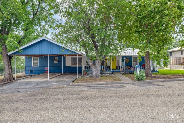 211 Murphy Avenue, Sonora, TX 76950