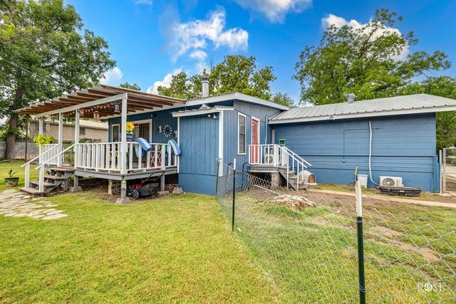 211 Murphy Avenue, Sonora, TX 76950