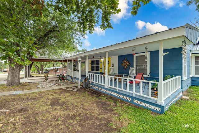 211 Murphy Avenue, Sonora, TX 76950