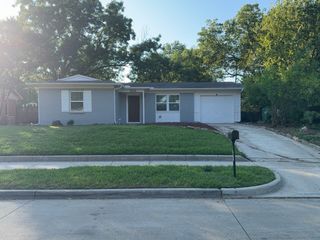1202 Valley View Drive, Arlington, TX 76010