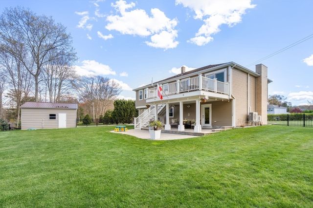 42 Eagle Dr, Dudley, MA 01571