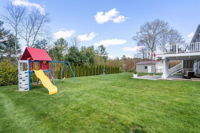 42 Eagle Dr, Dudley, MA 01571