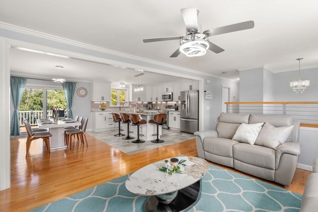 42 Eagle Dr, Dudley, MA 01571