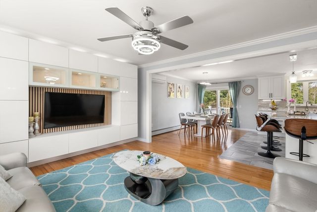 42 Eagle Dr, Dudley, MA 01571