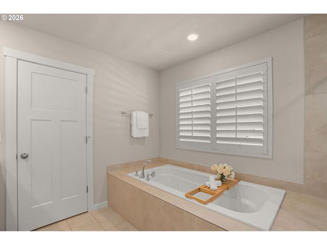 12660 Sw MOORHEN Way, Beaverton, OR 97007