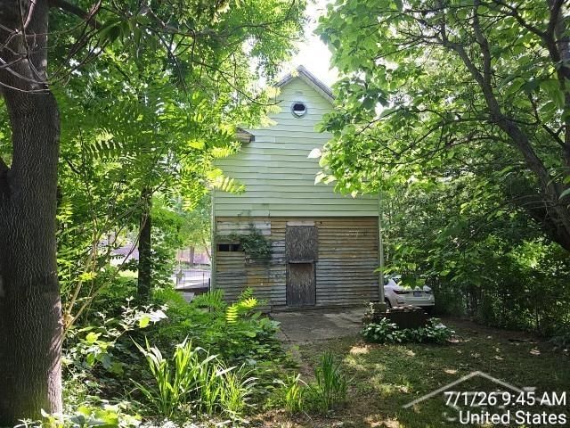 810 Crapo Street, Flint, MI 48503
