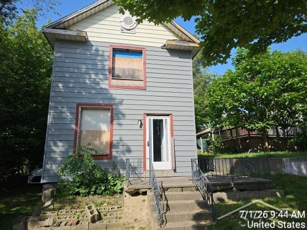 810 Crapo Street, Flint, MI 48503