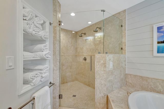 18246 RIVER OAKS Circle, Jupiter, FL 33458