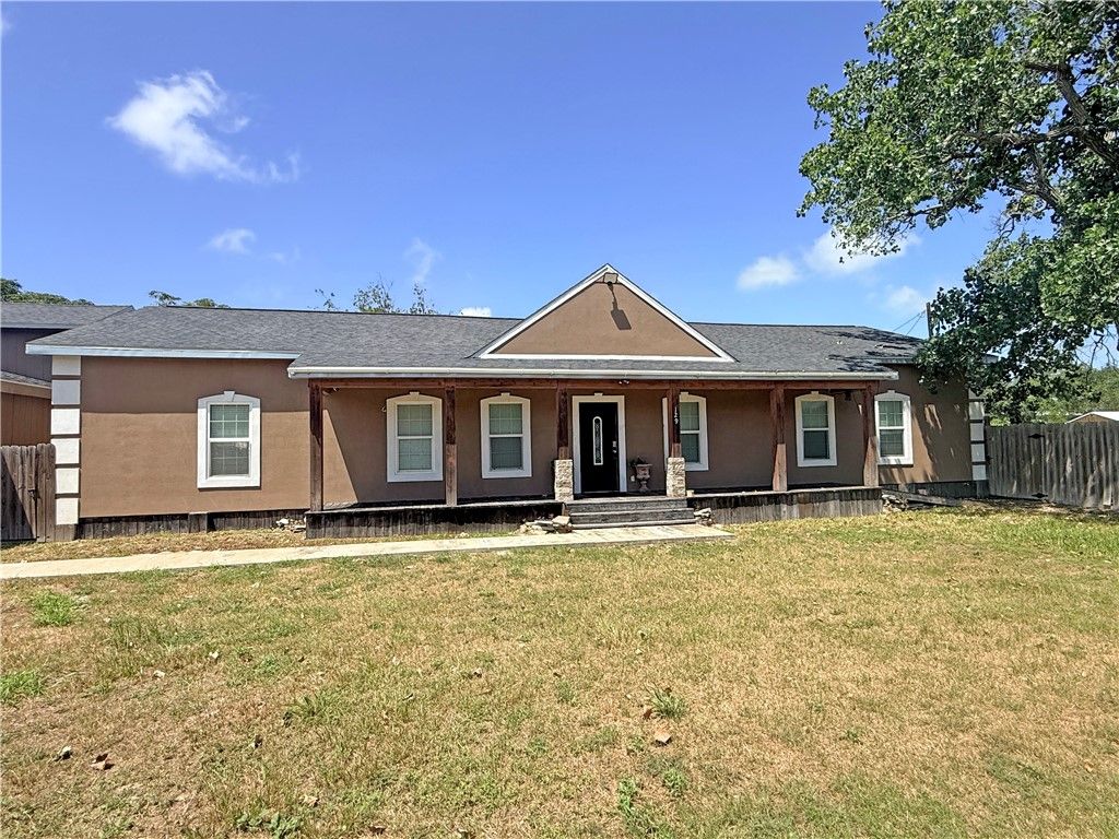 129 S Verne St, Rockport, TX 78382 — photo 2