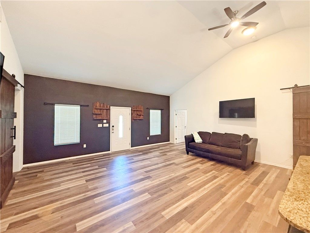 129 S Verne St, Rockport, TX 78382 — photo 5