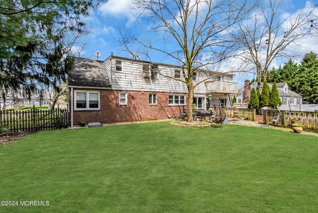 8 Woolley Place, West Long Branch, NJ 07764